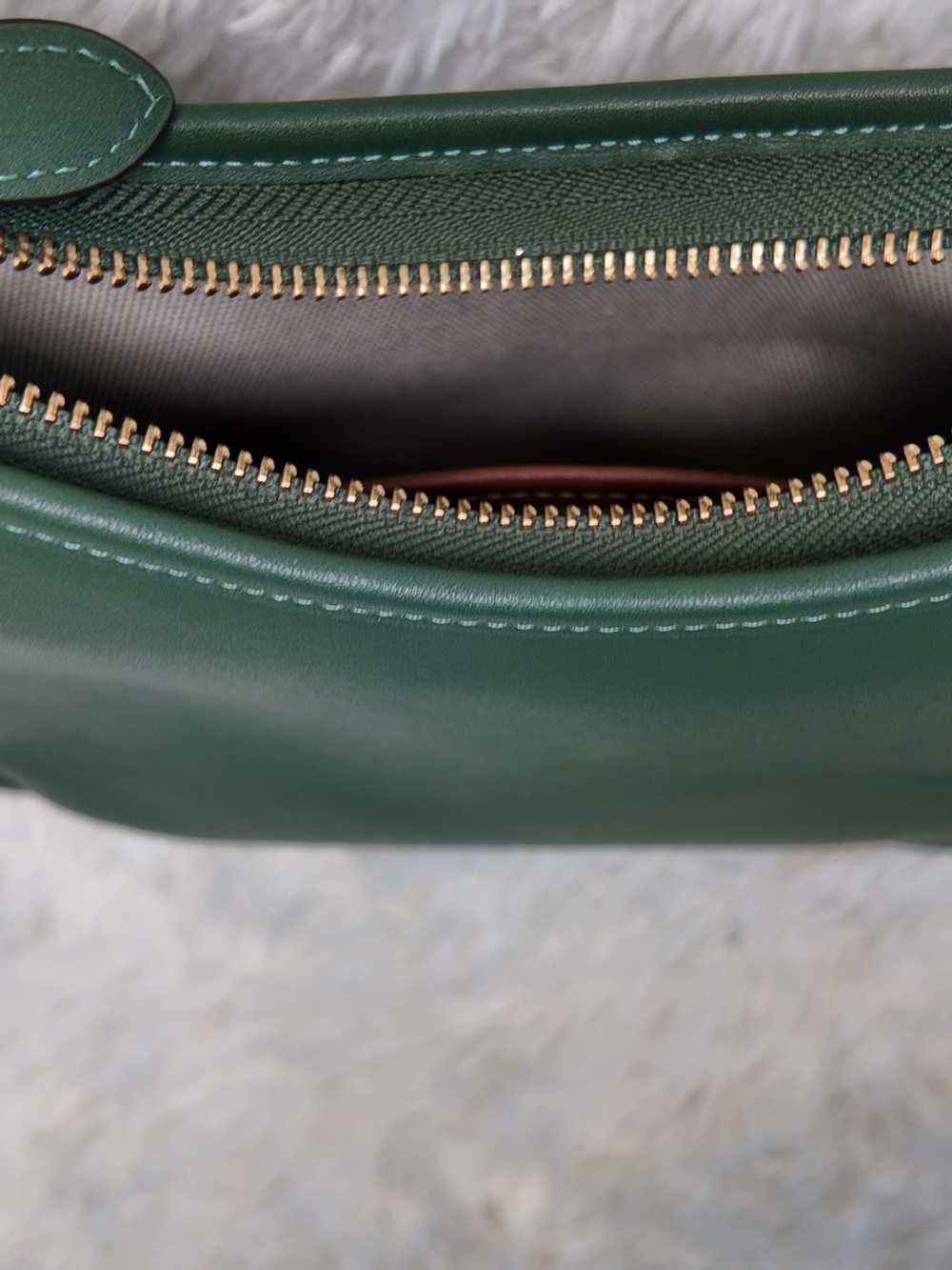 Coach Curve Zip - Hunter Green (NWOT) - Picture 3 of 6